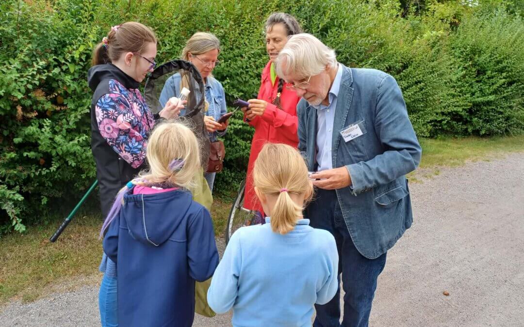 Kleine Naturforscher auf großer Entdeckungstour mit Prof. Dieter Weiß von MikroMint e. V.