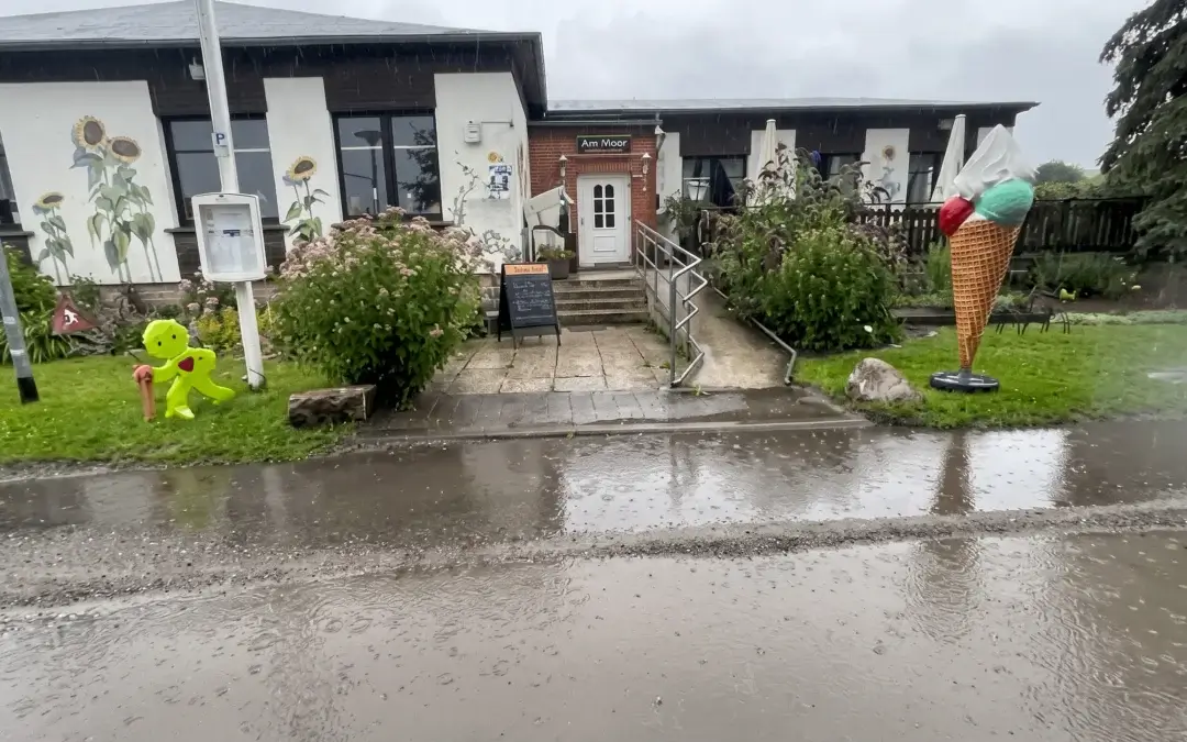Endlich eine Lösung für das Regenwasserproblem vor unserem Vereinsheim!
